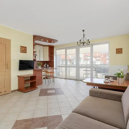 Jasny I Delikatny Sun Seasons 24 W Kolobrzegu By Renters Lägenhet