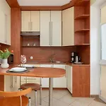 Jasny I Delikatny Sun Seasons 24 W Kolobrzegu By Renters *